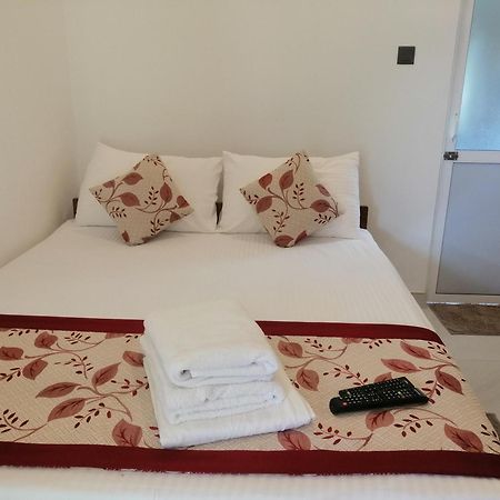 Golden Residence Anuradhapura Bagian luar foto