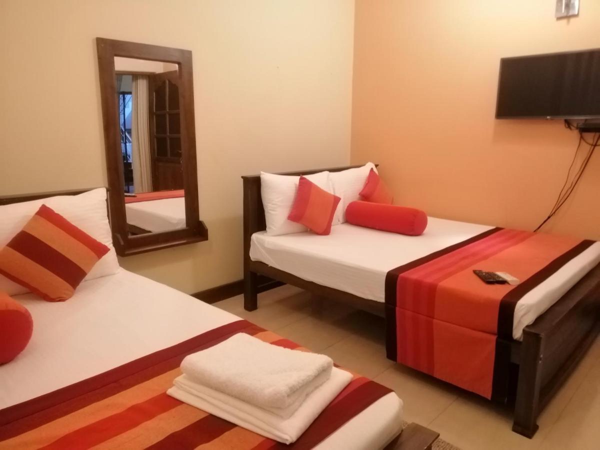 Golden Residence Anuradhapura Bagian luar foto