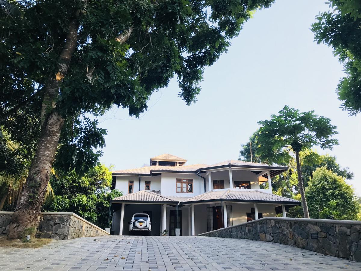Golden Residence Anuradhapura Bagian luar foto